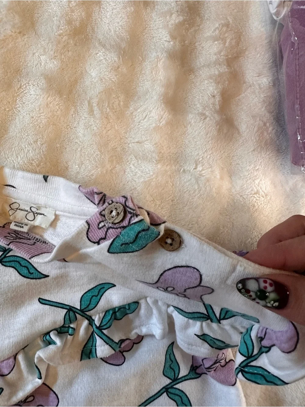 Jessica Simpson White Floral Ruffle Sweatshirt & Leggings Set w/ 4 pack Blankets